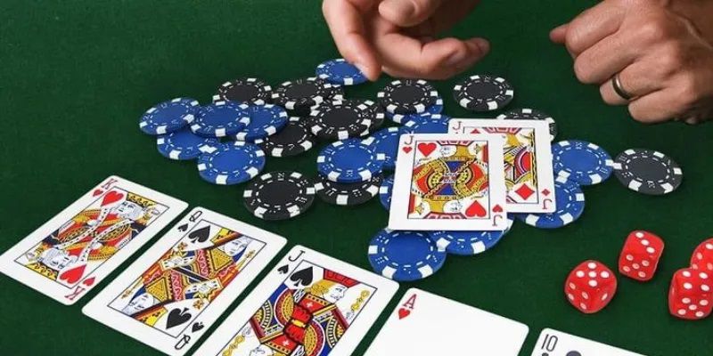 Baccarat sử dụng bao nhiêu bộ bài trong một bàn?