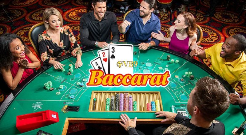 Trong Baccarat ai là người chia bài chính?
